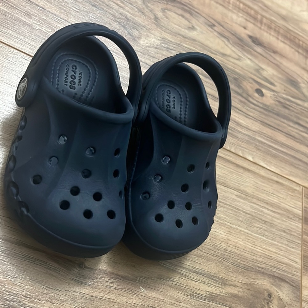 Kids dark blue crocs